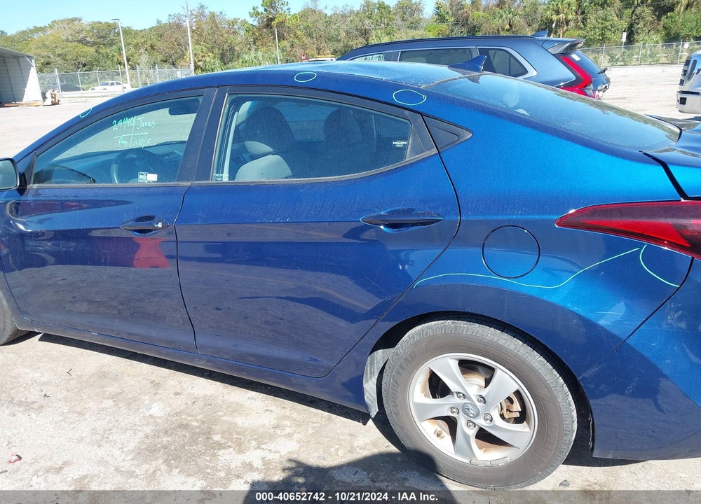 2015 HYUNDAI ELANTRA SE VIN: 5NPDH4AE7FH575235