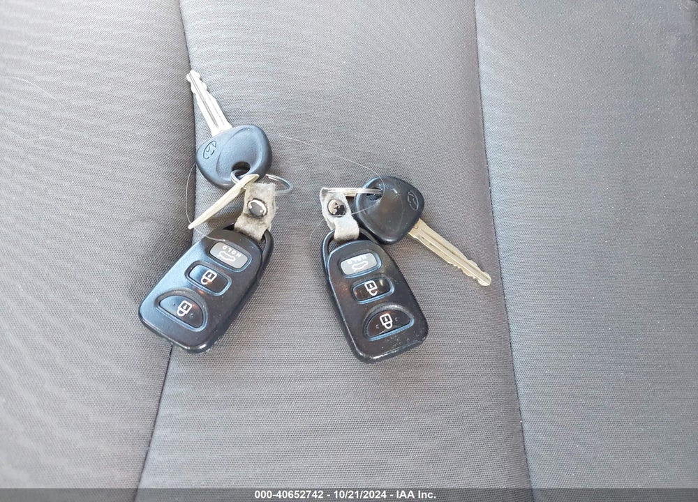 2015 HYUNDAI ELANTRA SE VIN: 5NPDH4AE7FH575235