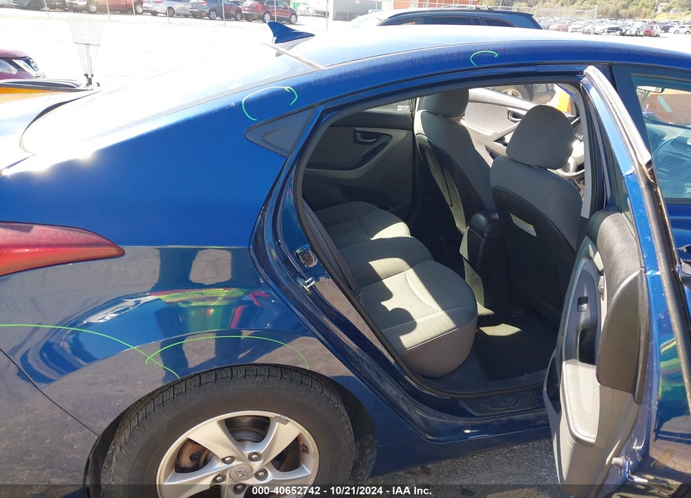 2015 HYUNDAI ELANTRA SE VIN: 5NPDH4AE7FH575235