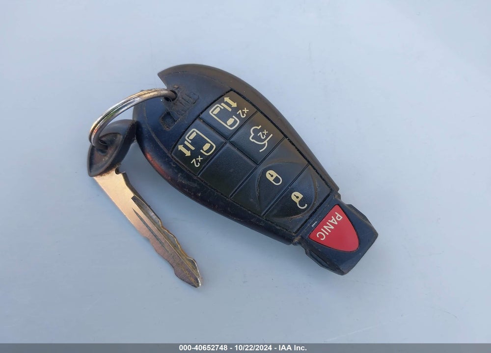 2014 CHRYSLER TOWN & COUNTRY TOURING VIN: 2C4RC1BG4ER158062