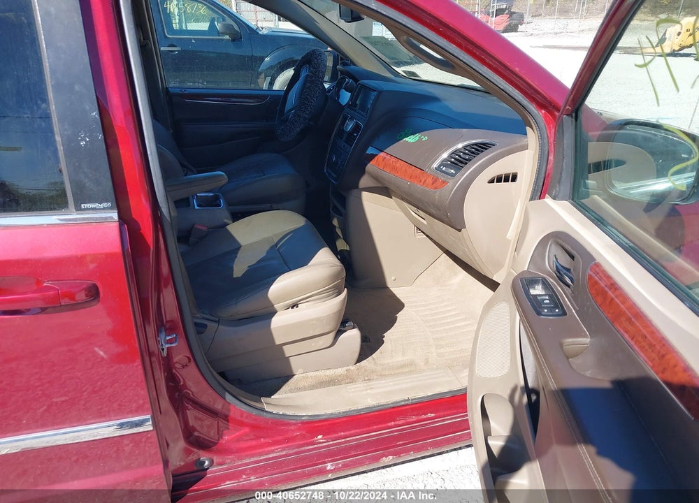 2014 CHRYSLER TOWN & COUNTRY TOURING VIN: 2C4RC1BG4ER158062