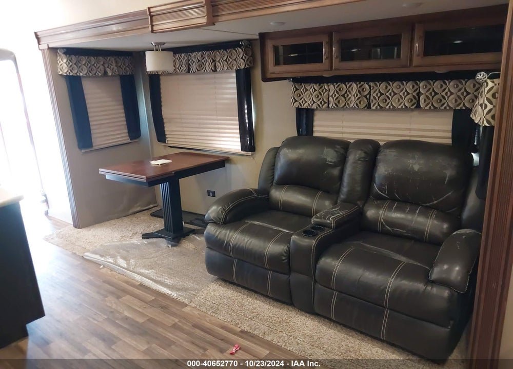 2017 FOREST RIVER CHAPARRAL VIN: 5ZT3CH4BXHA315410