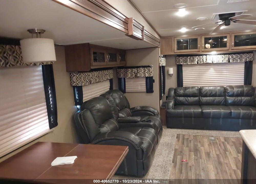 2017 FOREST RIVER CHAPARRAL VIN: 5ZT3CH4BXHA315410