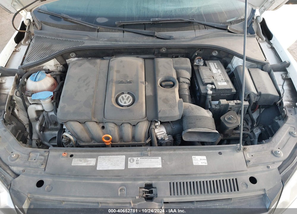 2013 VOLKSWAGEN PASSAT 2.5L S VIN: 1VWAH7A36DC017675