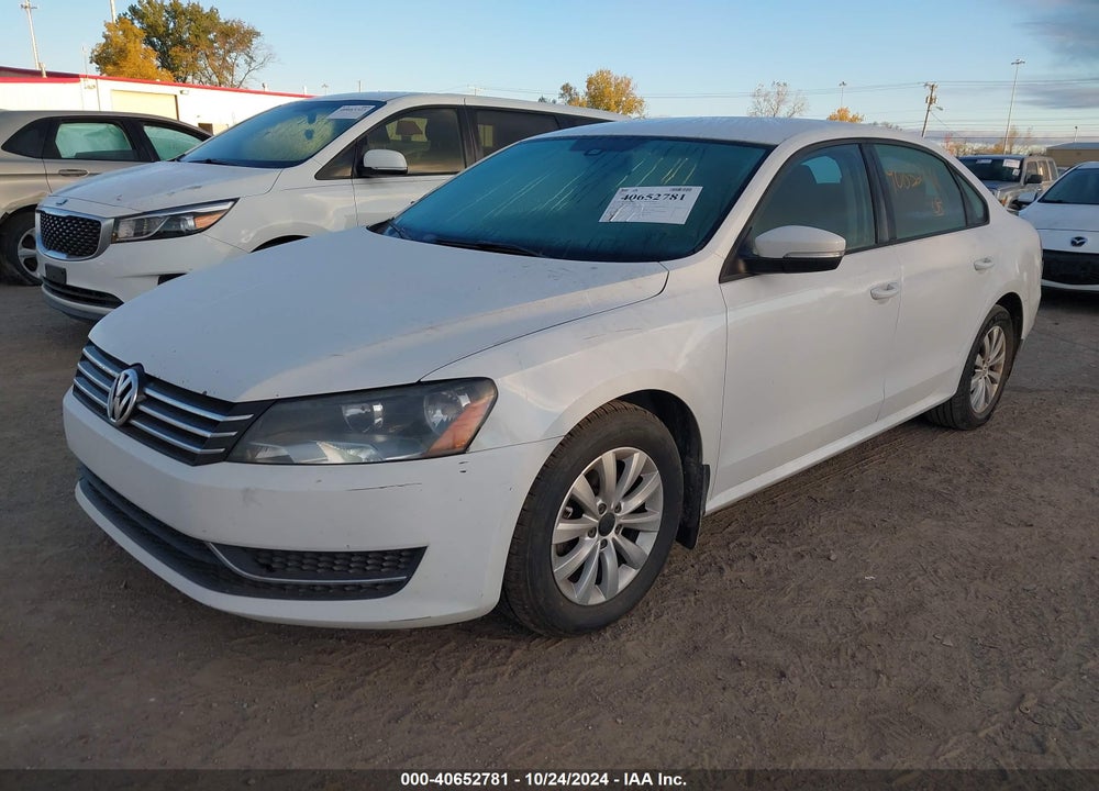 2013 VOLKSWAGEN PASSAT 2.5L S VIN: 1VWAH7A36DC017675