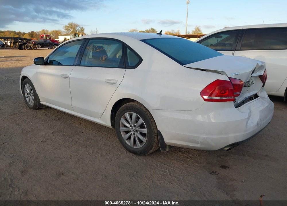 2013 VOLKSWAGEN PASSAT 2.5L S VIN: 1VWAH7A36DC017675