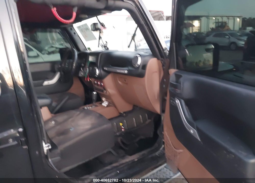 2016 JEEP WRANGLER UNLIMITED SAHARA VIN: 1C4BJWEG0GL189661