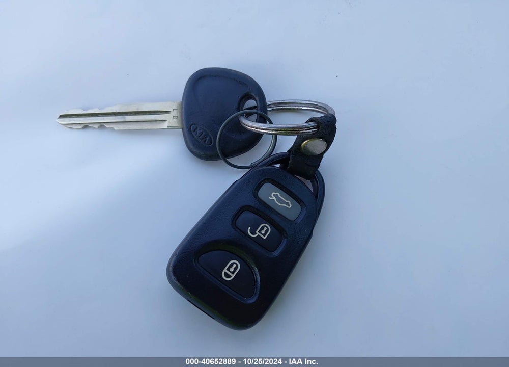 2008 KIA SPECTRA VIN: KNAFE122385533794