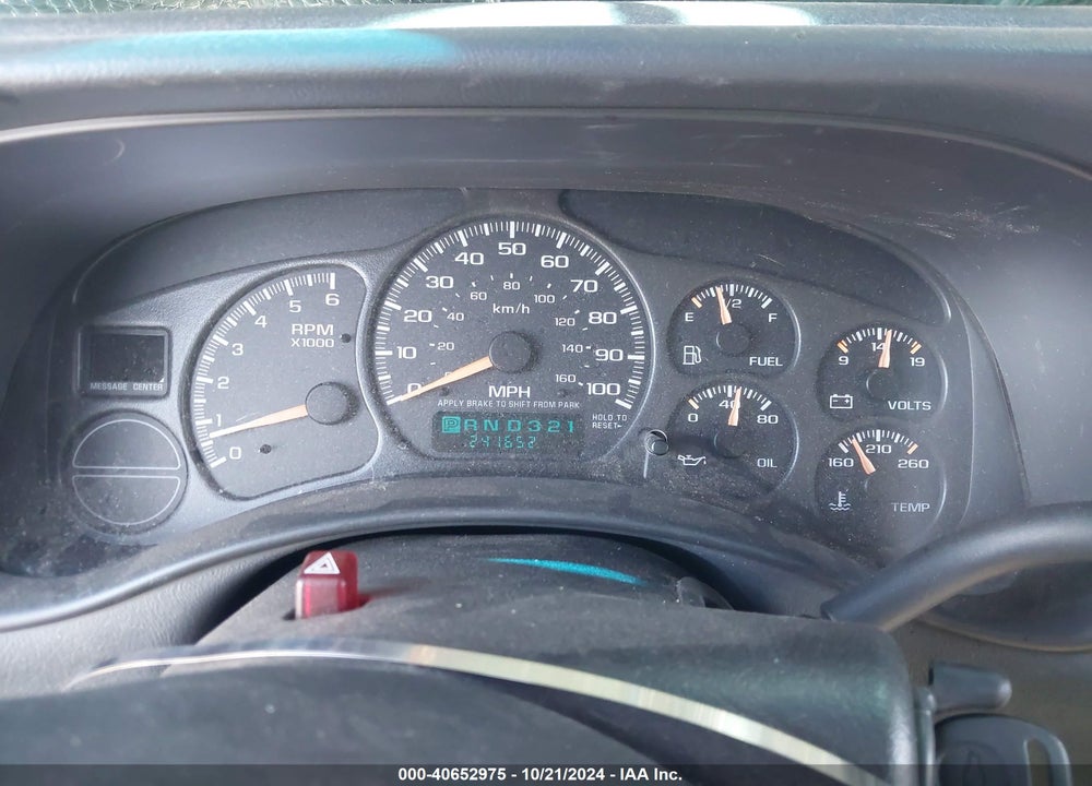 2001 CHEVROLET SUBURBAN 1500 LT VIN: 1GNEC16T41J159109