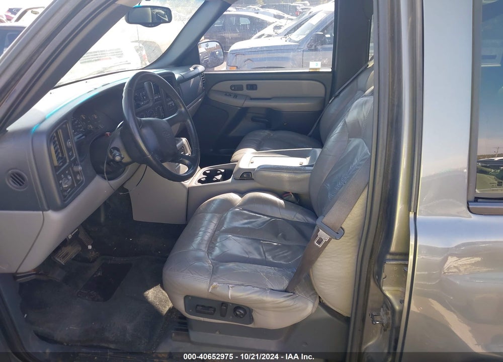 2001 CHEVROLET SUBURBAN 1500 LT VIN: 1GNEC16T41J159109