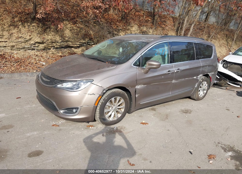 2017 CHRYSLER PACIFICA TOURING L VIN: 2C4RC1BG3HR537929