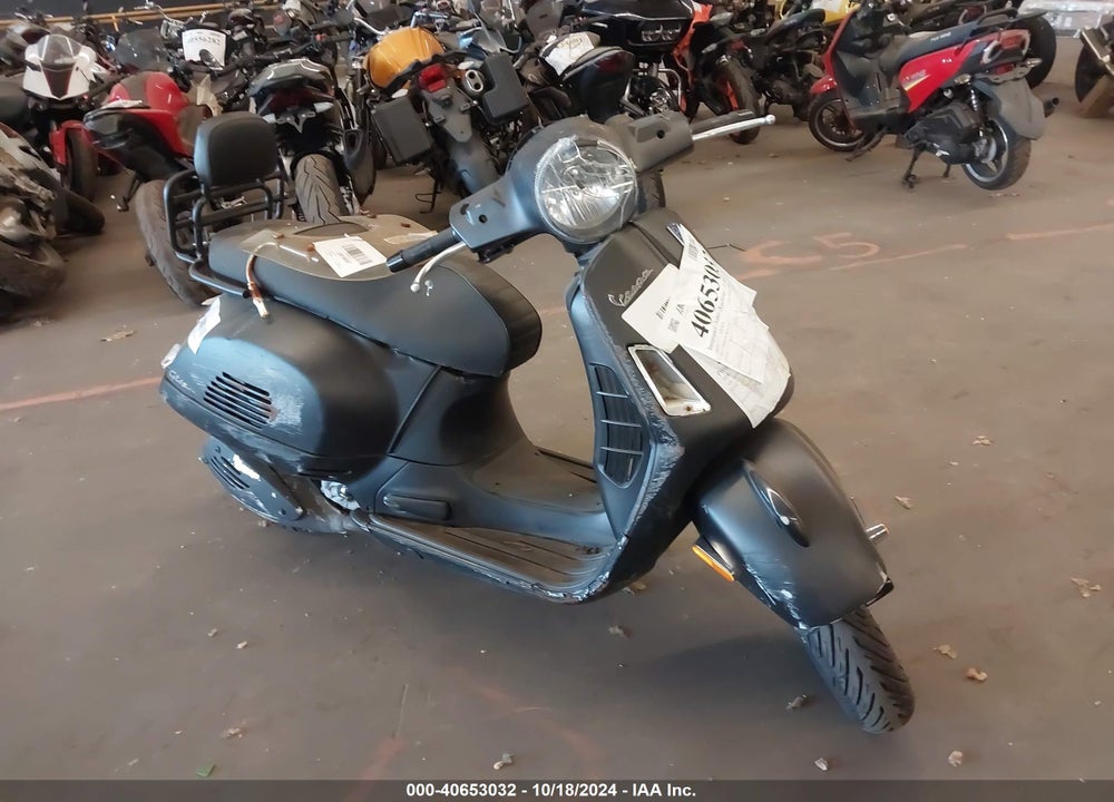 2019 VESPA GTS 300 SUPER VIN: ZAPMA39L4K5201241