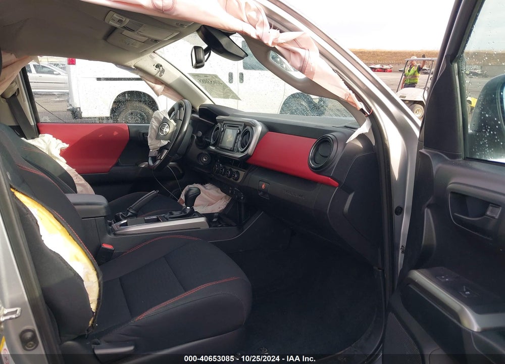 2018 TOYOTA TACOMA SR5 V6 VIN: 3TMCZ5ANXJM136242