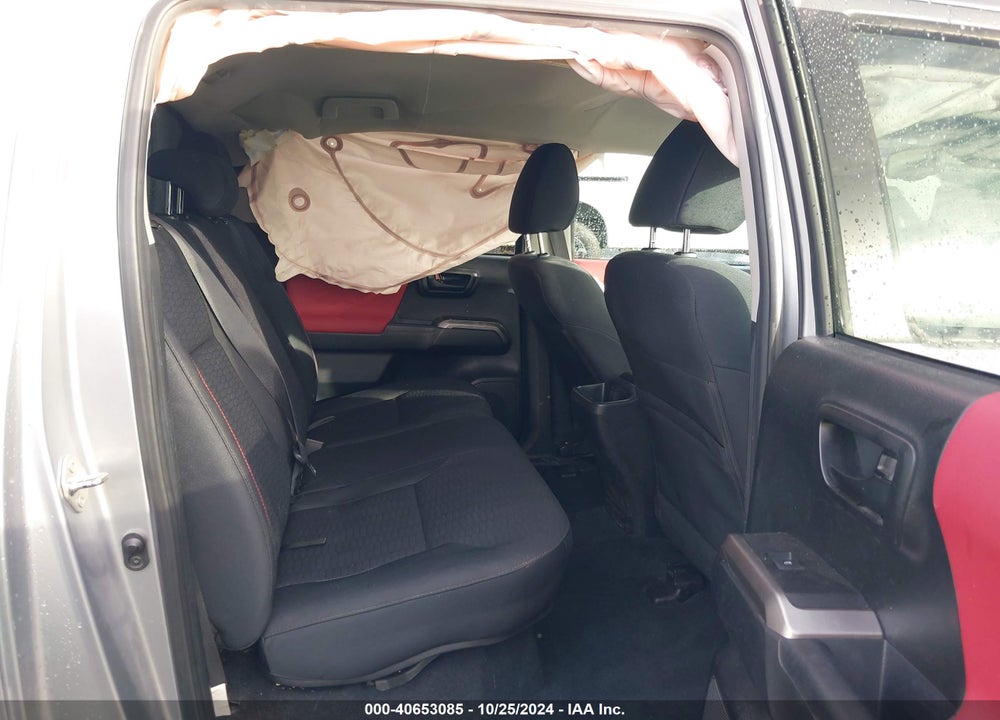 2018 TOYOTA TACOMA SR5 V6 VIN: 3TMCZ5ANXJM136242