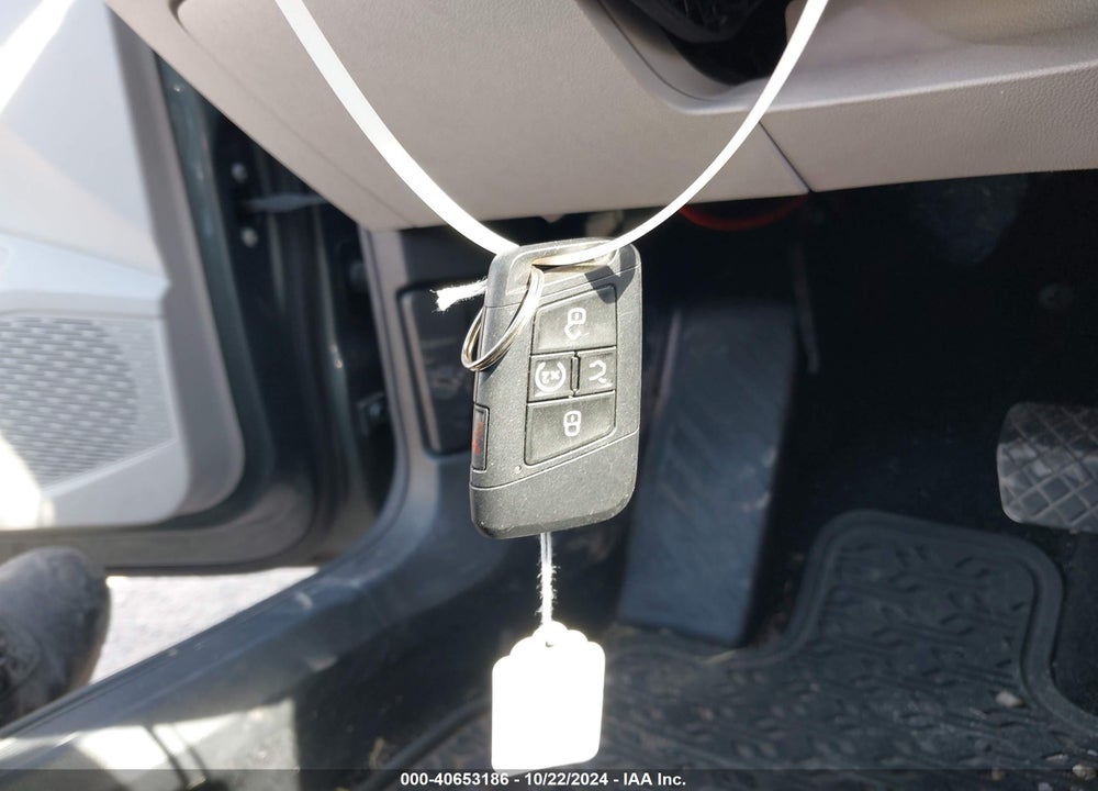 2019 VOLKSWAGEN JETTA 1.4T SEL VIN: 3VWEB7BU2KM251415