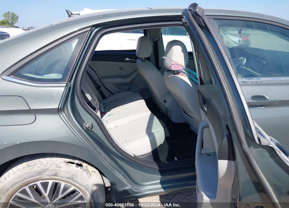 2019 VOLKSWAGEN JETTA 1.4T SEL VIN: 3VWEB7BU2KM251415