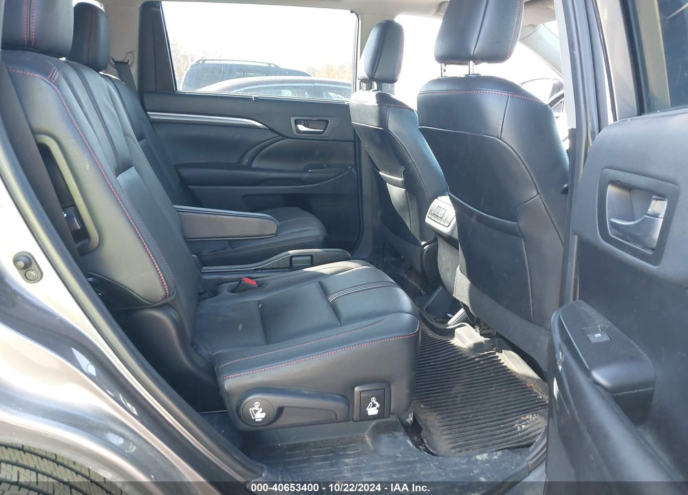 2019 TOYOTA HIGHLANDER SE VIN: 5TDJZRFH0KS620830