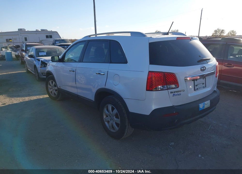 2011 KIA SORENTO LX VIN: 5XYKTCA19BG054886