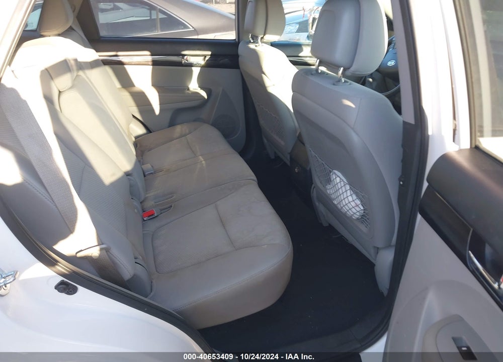 2011 KIA SORENTO LX VIN: 5XYKTCA19BG054886