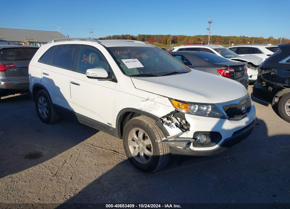 2011 KIA SORENTO LX VIN: 5XYKTCA19BG054886