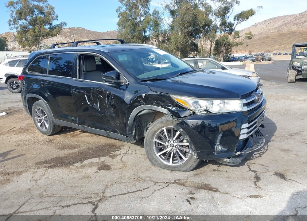 2019 TOYOTA HIGHLANDER XLE VIN: 5TDKZRFH2KS568394