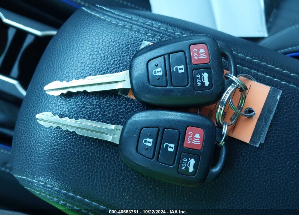 2018 TOYOTA COROLLA SE VIN: 2T1BURHE1JC028673