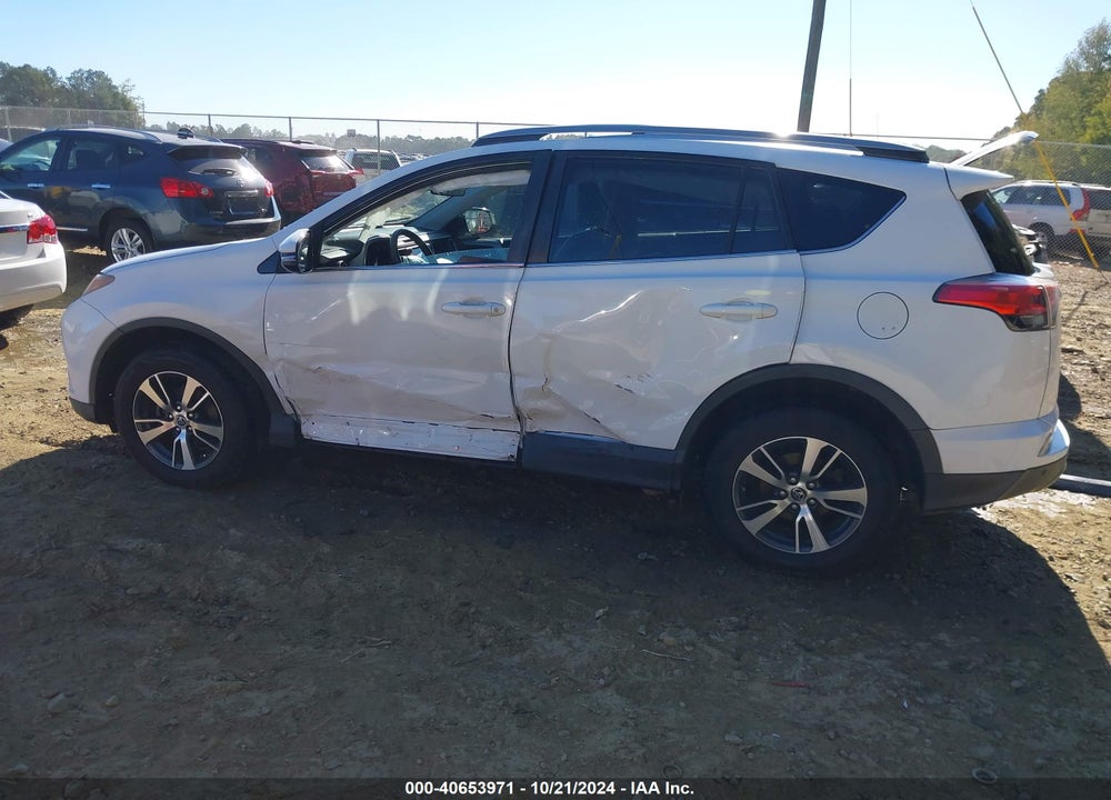 2017 TOYOTA RAV4 XLE VIN: 2T3WFREV8HW389527