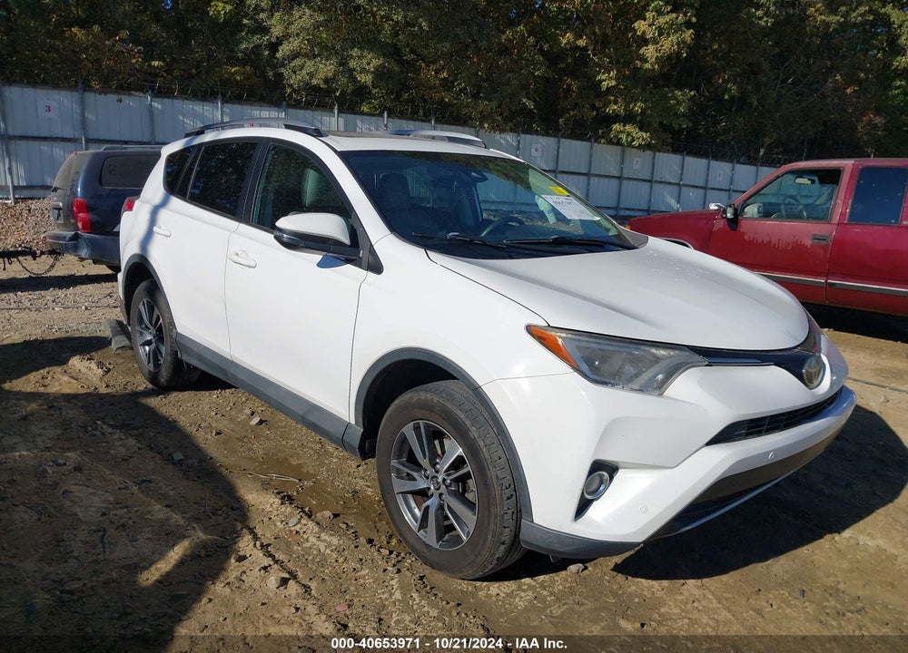 2017 TOYOTA RAV4 XLE VIN: 2T3WFREV8HW389527