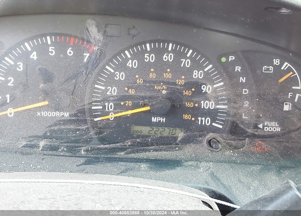 2002 TOYOTA TUNDRA LTD V8 VIN: 5TBRT38182S227488