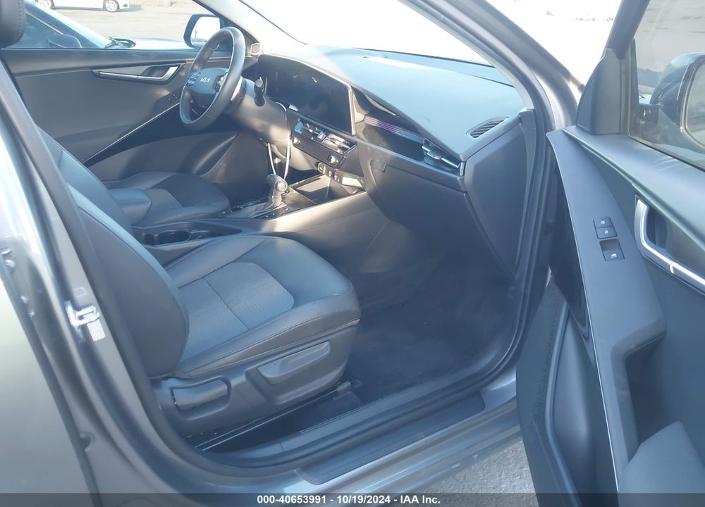 2023 KIA NIRO EX TOURING VIN: KNDCR3LE8P5031456