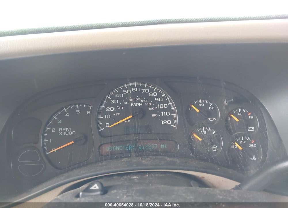 2005 GMC YUKON SLE VIN: 1GKEC13TX5R139326