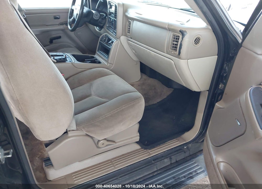 2005 GMC YUKON SLE VIN: 1GKEC13TX5R139326