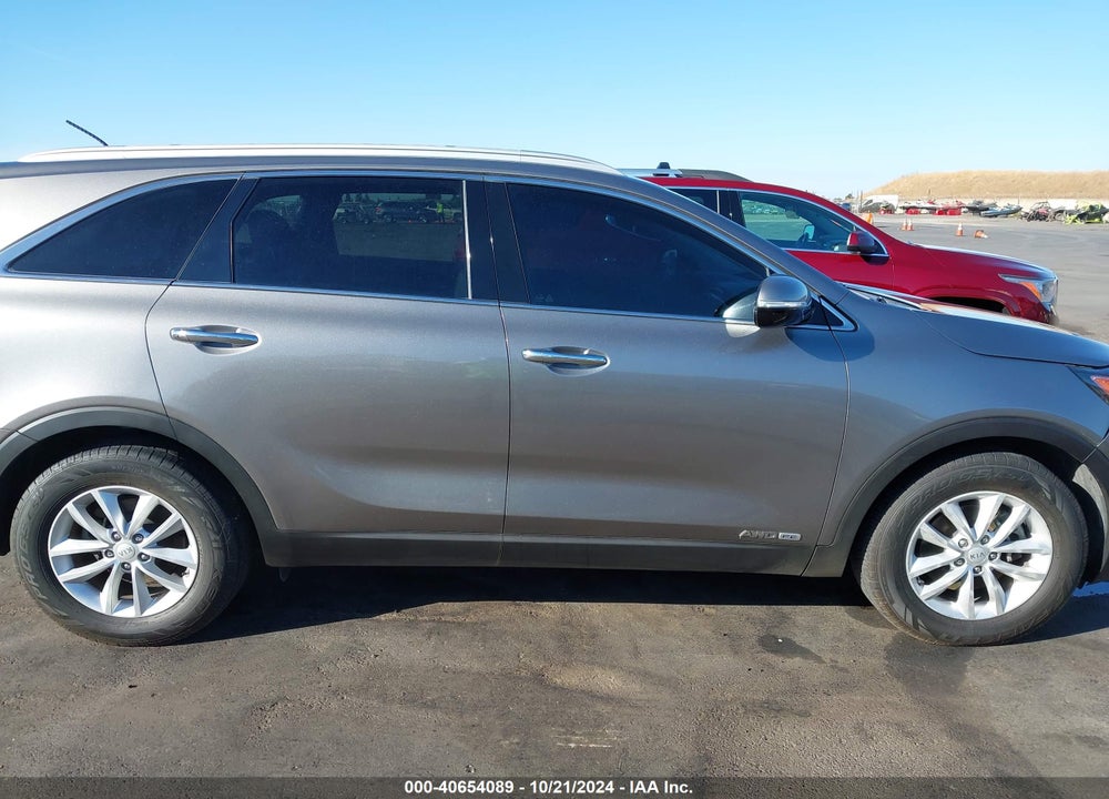 2017 KIA SORENTO 3.3L LX VIN: 5XYPGDA59HG333153
