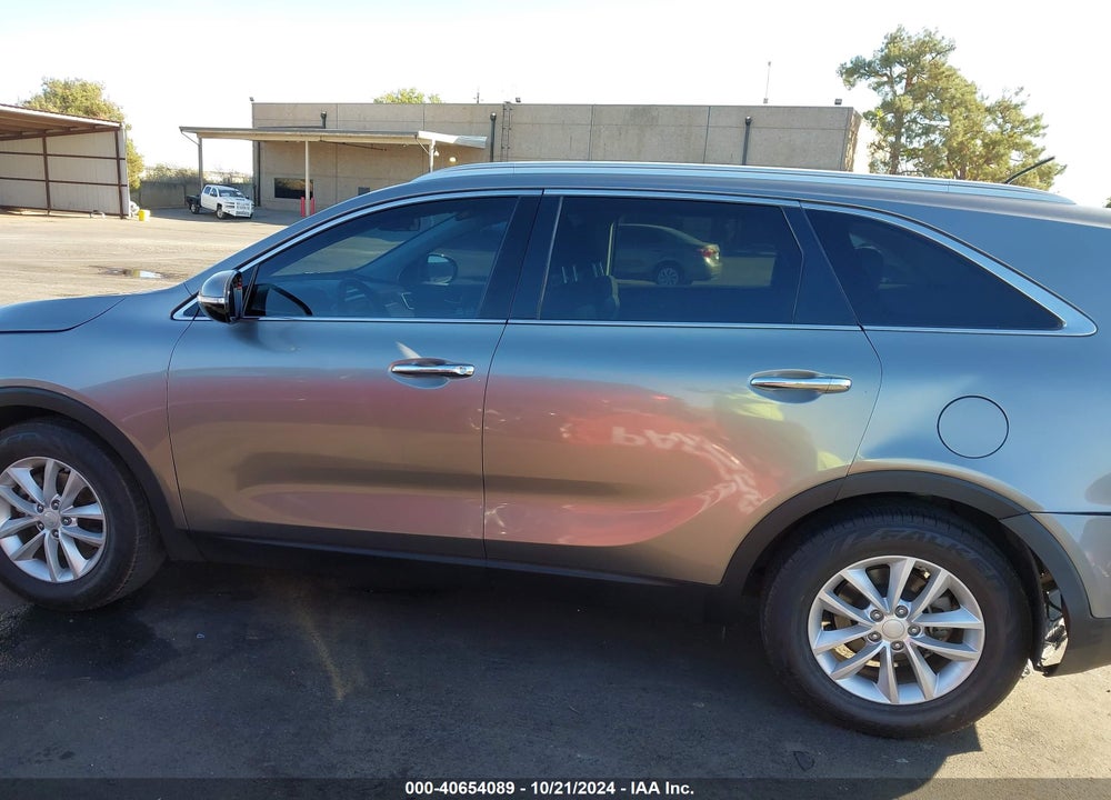 2017 KIA SORENTO 3.3L LX VIN: 5XYPGDA59HG333153
