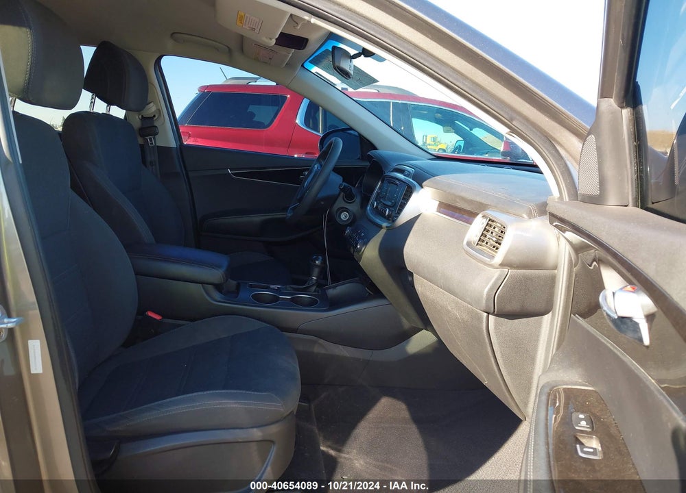 2017 KIA SORENTO 3.3L LX VIN: 5XYPGDA59HG333153
