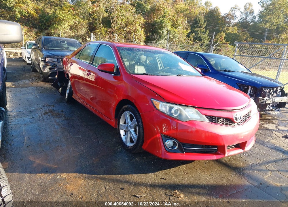 2014 TOYOTA CAMRY SE VIN: 4T1BF1FK5EU855990