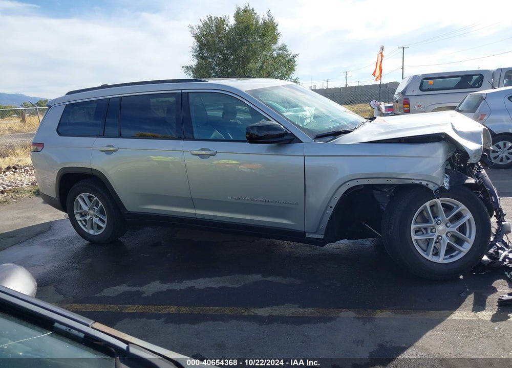 2024 JEEP GRAND CHEROKEE L LAREDO X 4X4 VIN: 1C4RJKAG8R8592452
