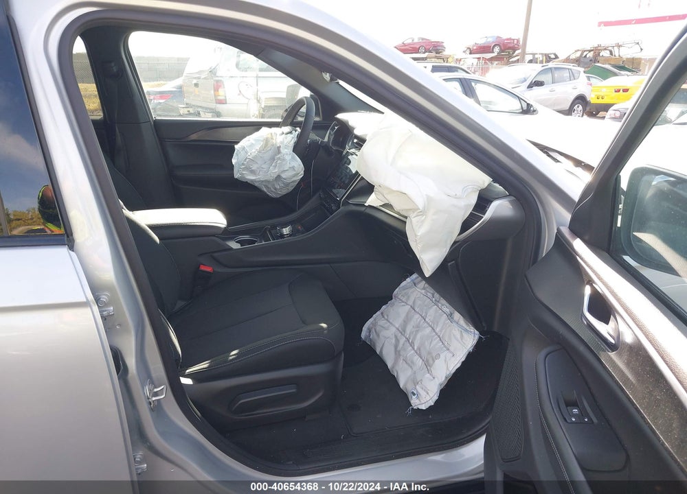 2024 JEEP GRAND CHEROKEE L LAREDO X 4X4 VIN: 1C4RJKAG8R8592452