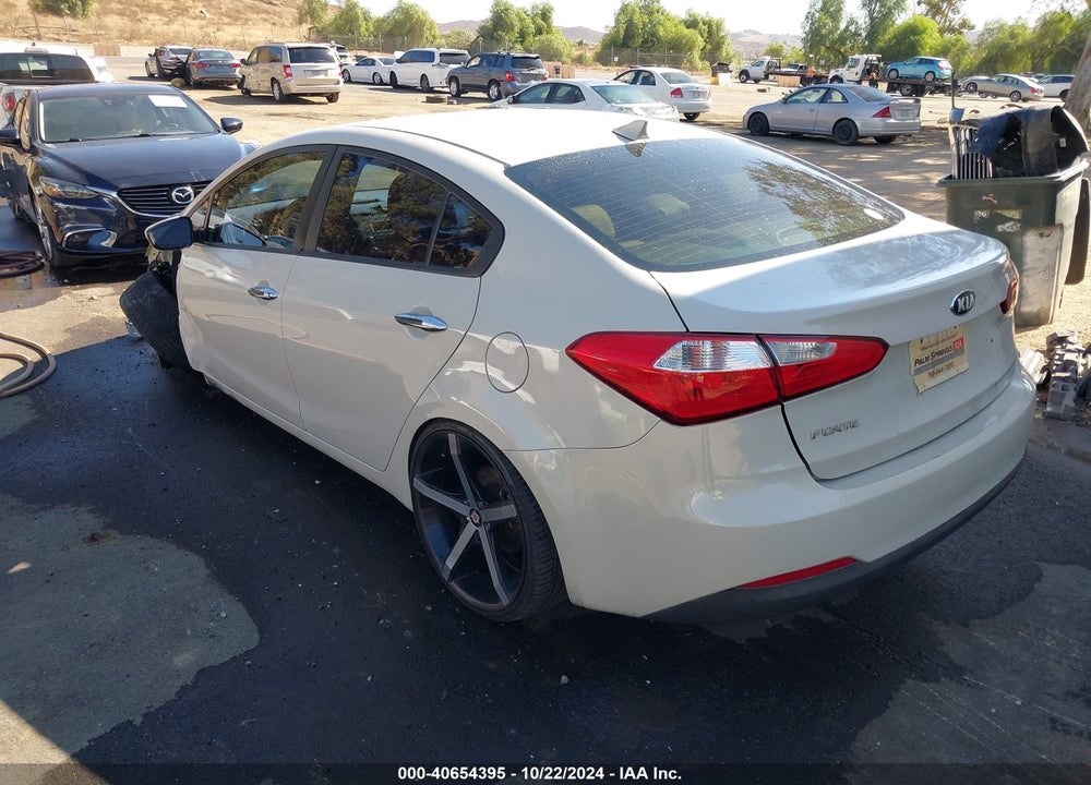 2015 KIA FORTE LX VIN: KNAFK4A64F5342588