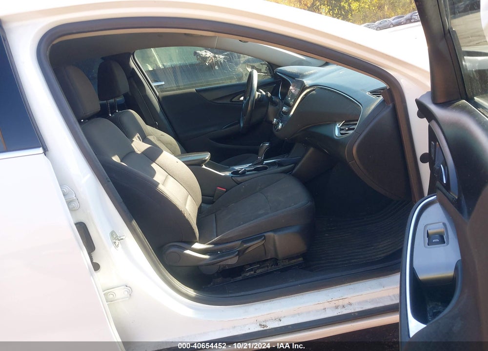 2018 CHEVROLET MALIBU LT VIN: 1G1ZD5ST7JF122071