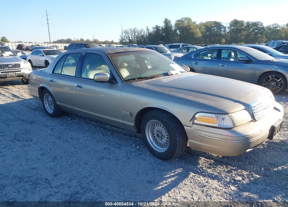 2000 FORD CROWN VICTORIA LX VIN: 2FAFP74W9YX150589