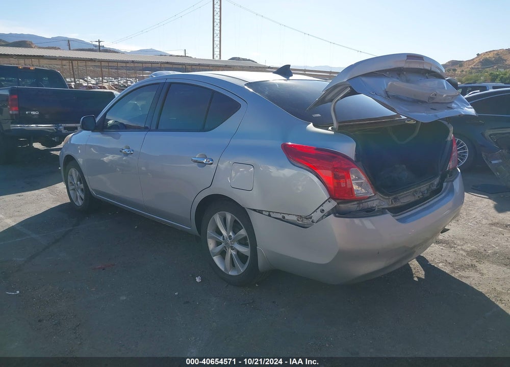 2014 NISSAN VERSA 1.6 SL VIN: 3N1CN7AP7EL805896