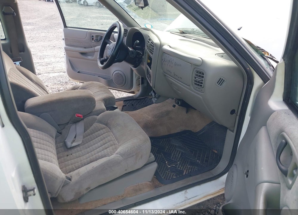 1999 CHEVROLET S-10 LS VIN: 1GCCS19X3X8109352