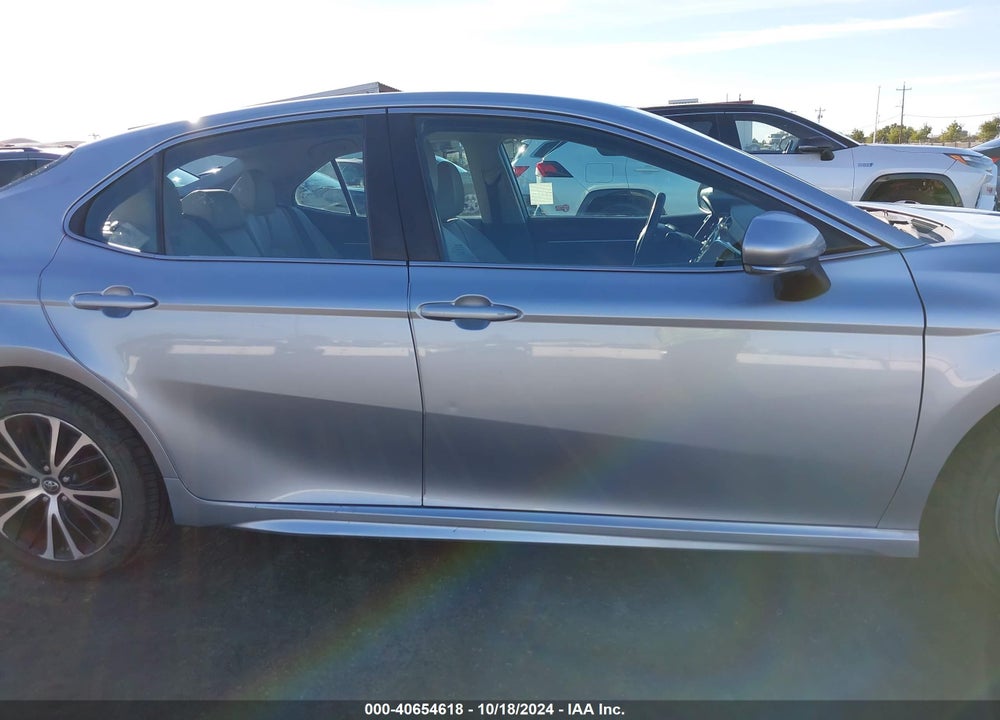 2018 TOYOTA CAMRY SE VIN: 4T1B11HK7JU094577