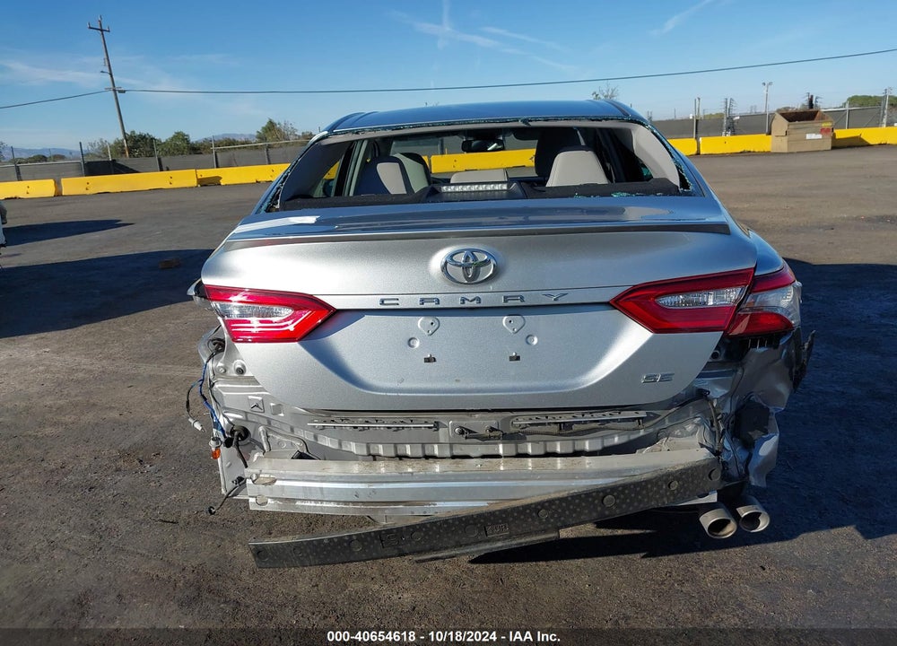 2018 TOYOTA CAMRY SE VIN: 4T1B11HK7JU094577