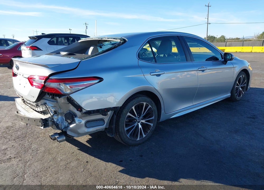 2018 TOYOTA CAMRY SE VIN: 4T1B11HK7JU094577