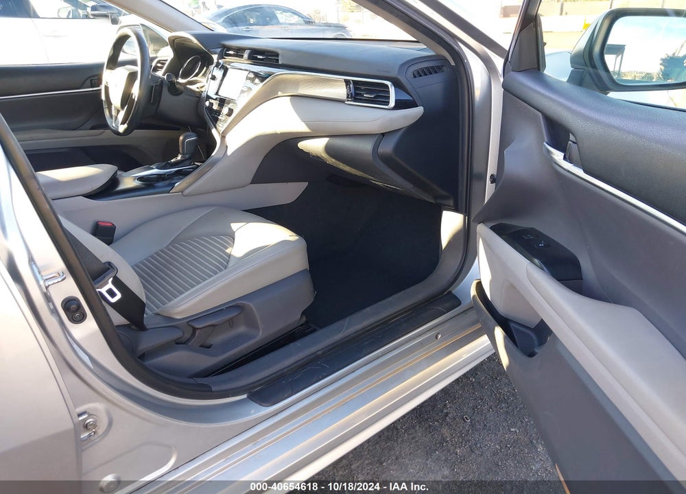 2018 TOYOTA CAMRY SE VIN: 4T1B11HK7JU094577