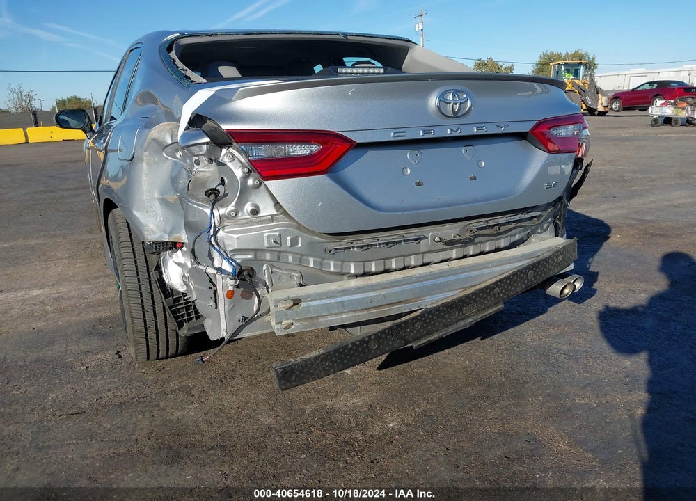 2018 TOYOTA CAMRY SE VIN: 4T1B11HK7JU094577