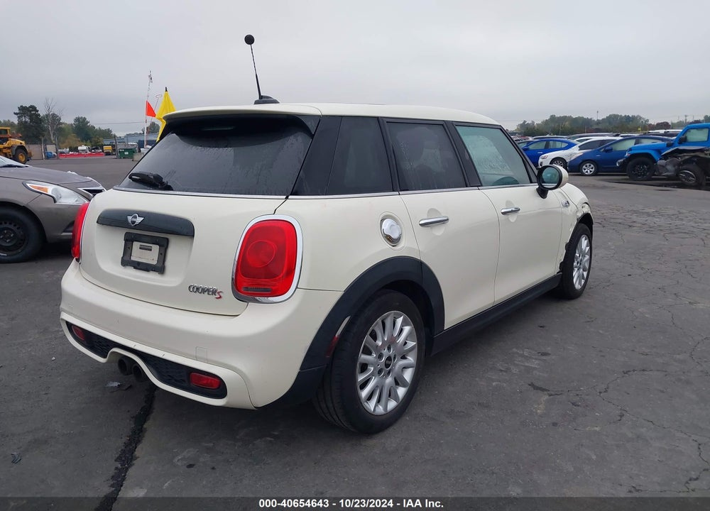 2015 MINI HARDTOP COOPER S VIN: WMWXU3C51F2B59375