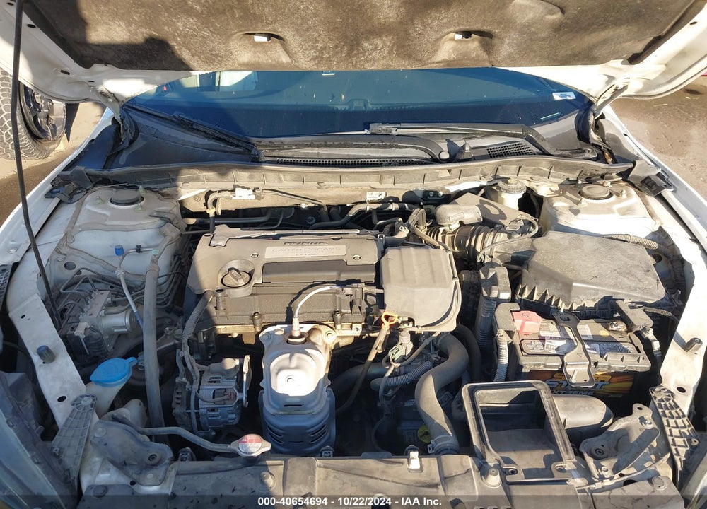 2015 HONDA ACCORD LX VIN: 1HGCR2F38FA123890